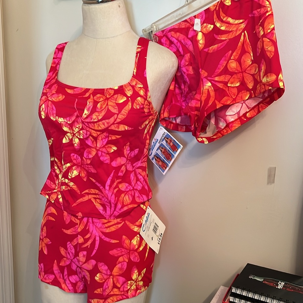 NEW with Tags 2 piece Catalina Floral Swim Set Size M Top Size L 2 bottoms